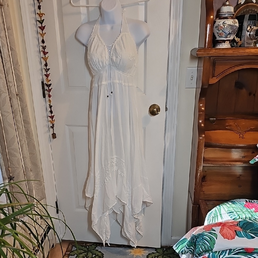 Elegant White Halter Dress NWOT